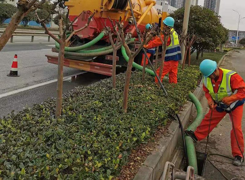 新巴尔虎左市政管道清淤