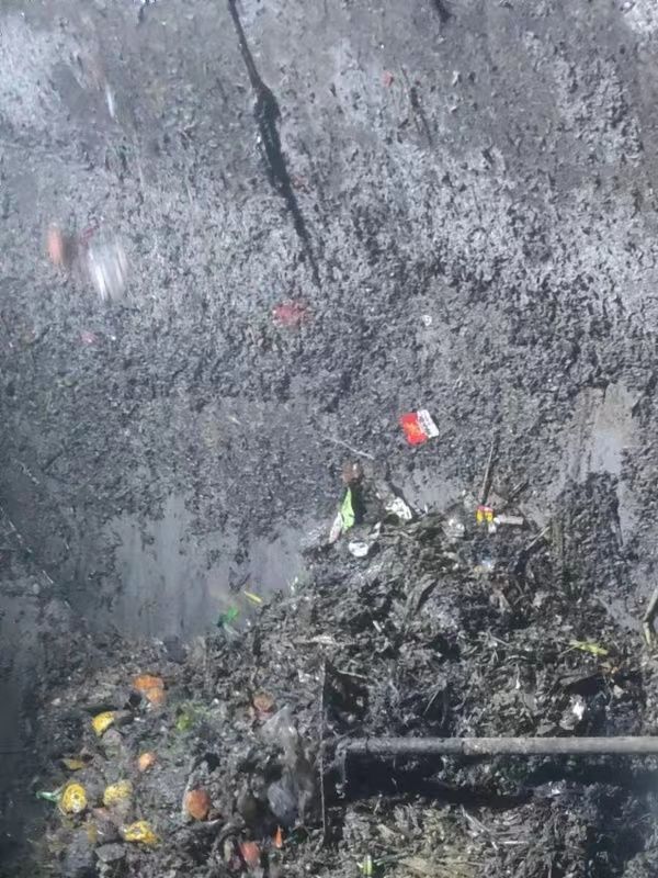 新巴尔虎左污水池清理